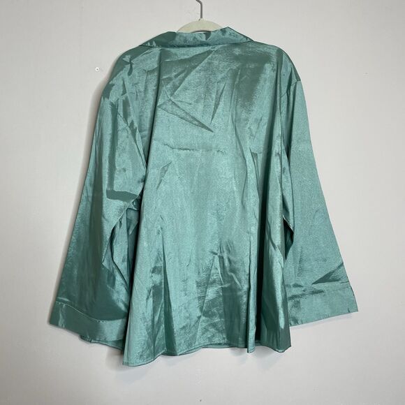 Cato Women’s Blouse Size 26/28 Green Satin Shiny Cuff Long Sleeve Button Front - Picture 4 of 4